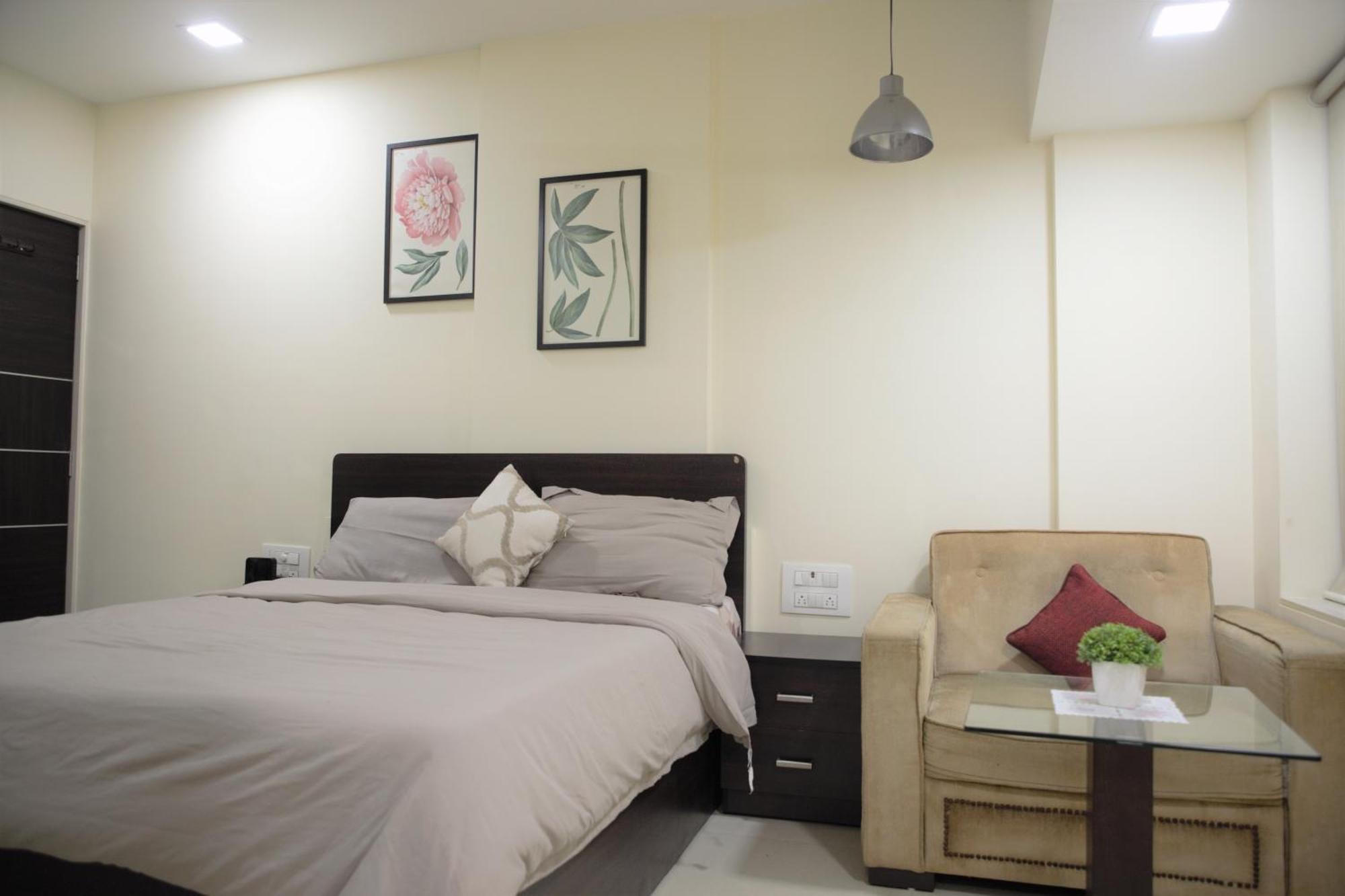 Lite - Parle East Apartment