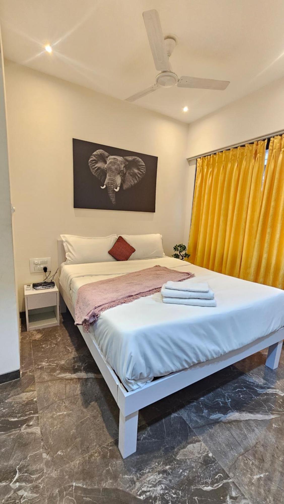 Apartment Lite - Parle East Mumbai